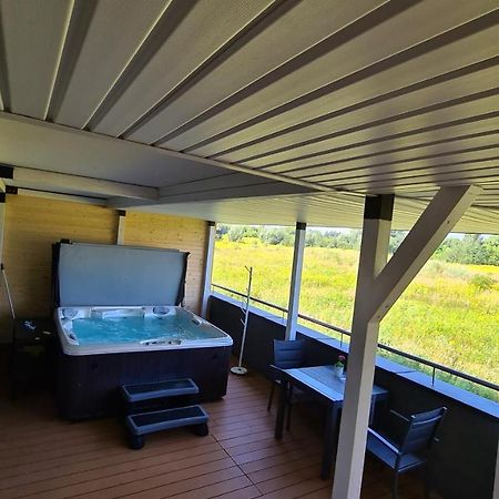Apartament - Jacuzzi Жешов Екстериор снимка
