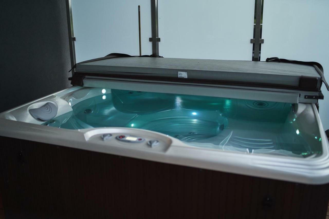 Apartament - Jacuzzi Жешов Екстериор снимка